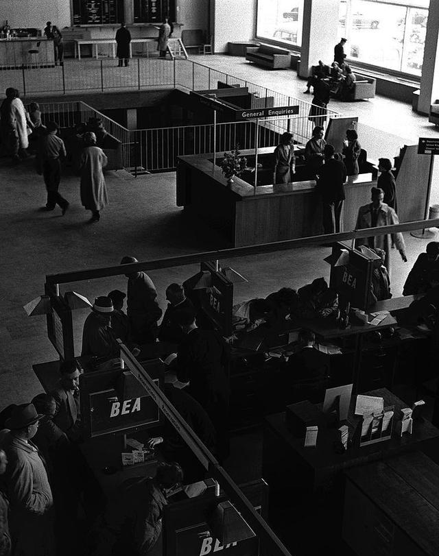 旧影拾记：1950年代，伦敦机场的样子，以及出没的名人们