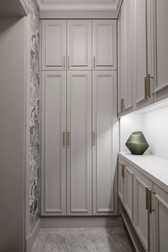 入户玄关柜子设计图片欣赏 8c24fd90b98b4f3597b3e0545cea4e33.jpeg