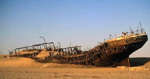1981年在沙漠中发现大船，至今不明从何而来，专家都无法解释