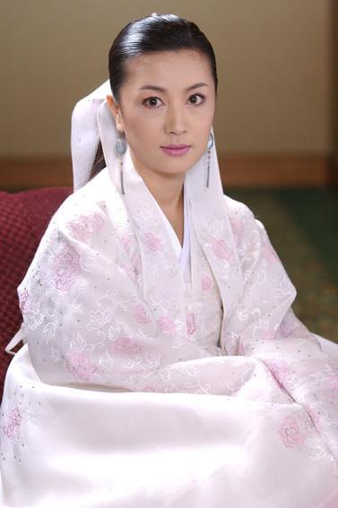 嫁豪门梦碎为争抚养权揽下巨债如今无奈宣告破产_金惠善