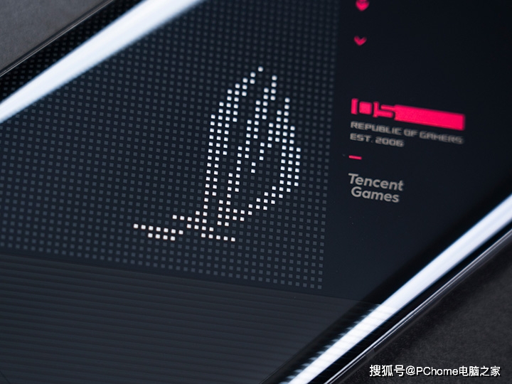 方面|腾讯ROG游戏手机5体验：144Hz E4屏+六指操控