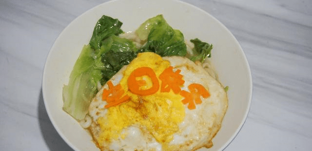 如何做长寿面比较好吃 5a8eb0fd65b7488fa8e42850bd5a517a.png