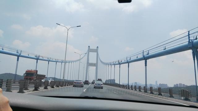 自驾游路经无锡江阴大桥实拍，带你去看看