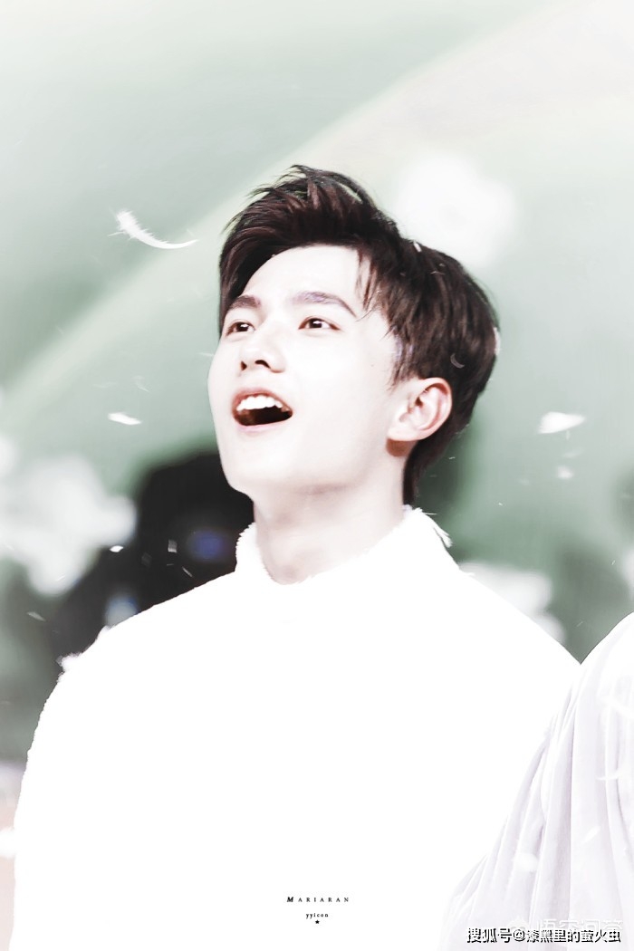 易烊千玺唱歌对比 bb4e68e24654400a8b0f2de5bae05072.jpeg