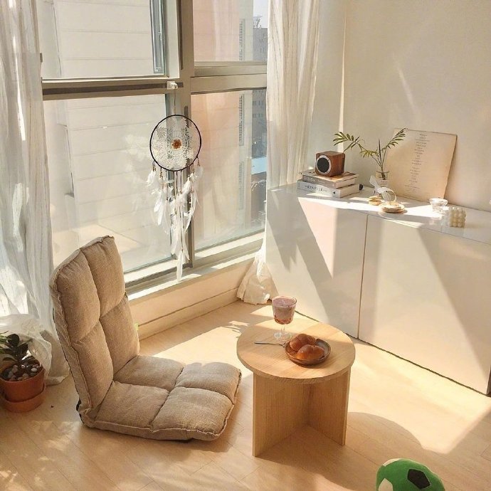 喜欢被阳光洒满的屋子