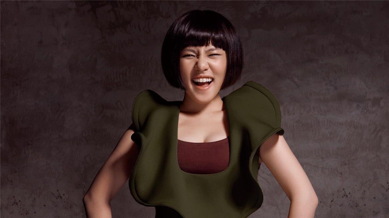 生娃还能"整容"?hold住姐产后变"欲",性感形象惹人着迷