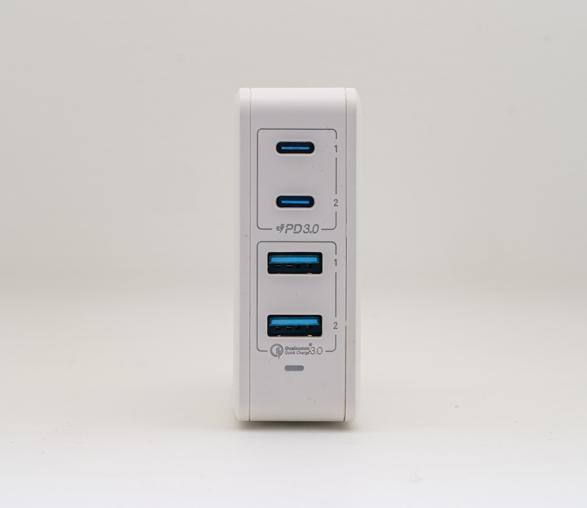 只带一个,喂饱全家,摩米士 100w 四口氮化镓充电器