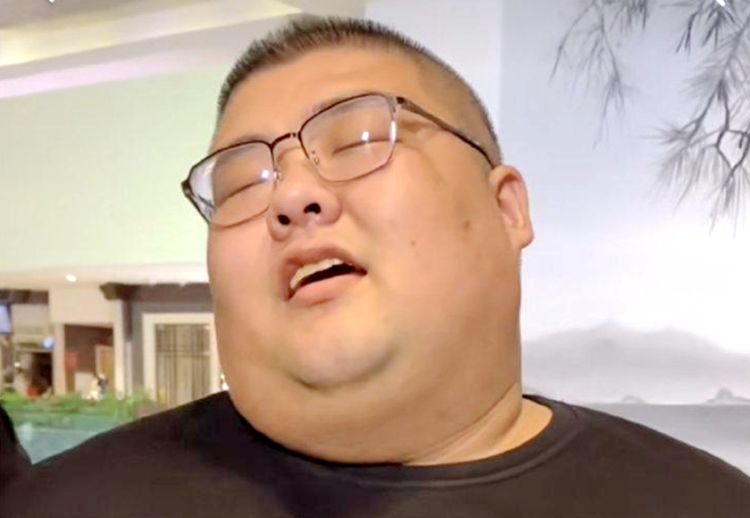 当于海龙正在信心满满地要"给年轻老板上一课"的时