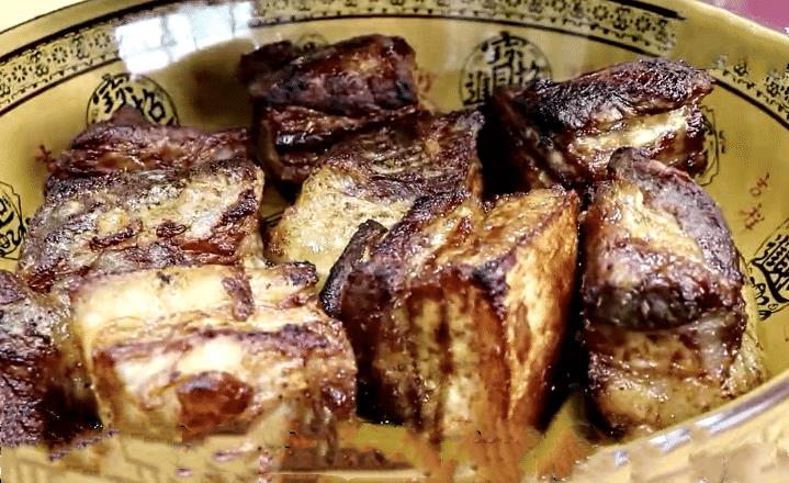 坛子肉的做法最正宗的做法 8b2a6c41484c4ad8999f45a8610957e9.jpeg