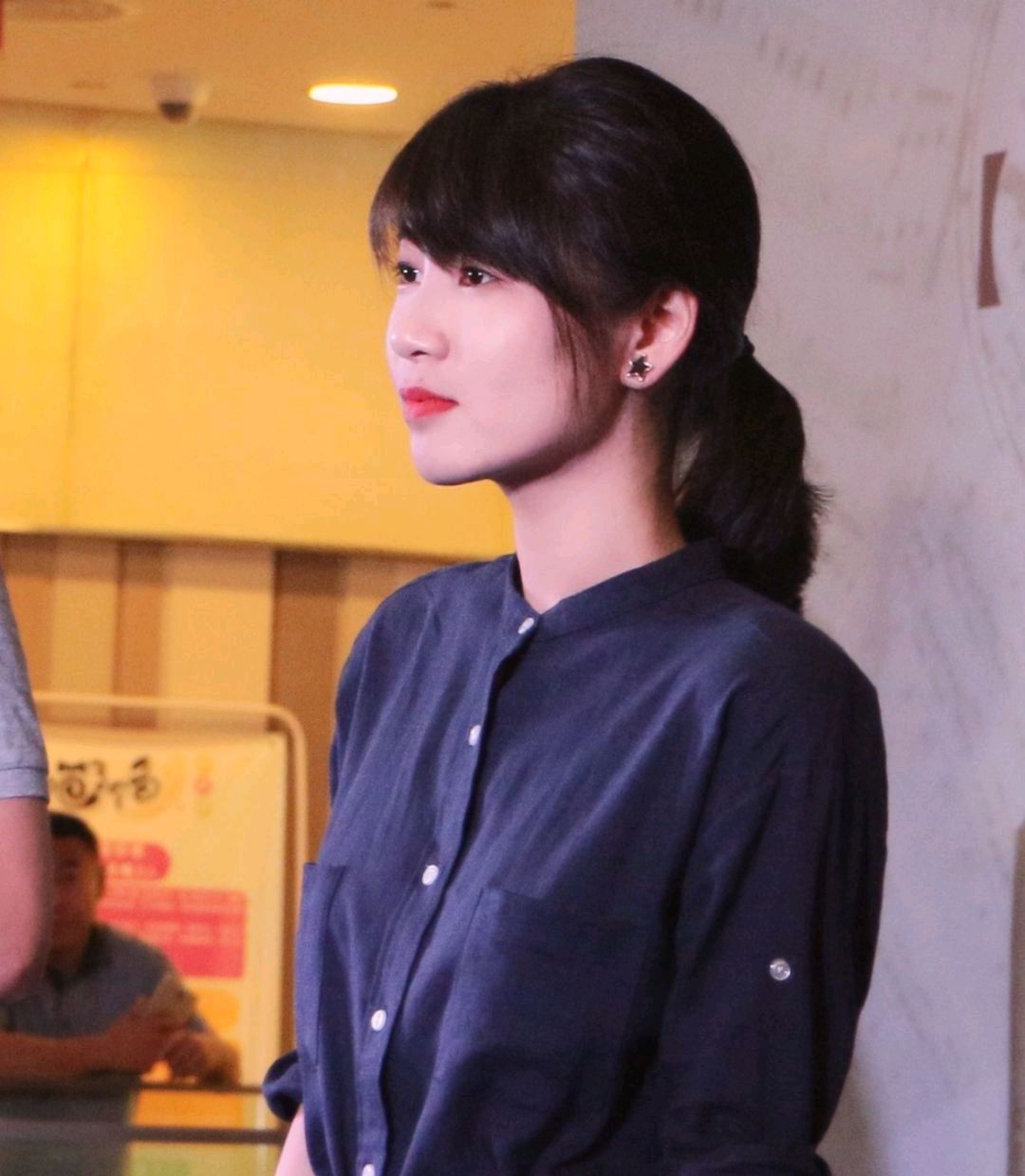 黑龙江美女状元北大毕业,放弃30万年薪,专职写作,现状怎样_刘婉荟