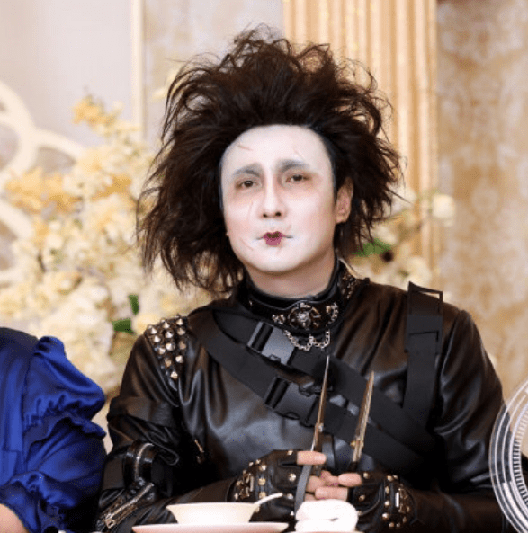 原创沈腾把假发笑掉了,从军艺校草到国民笑星,他做对了什么?