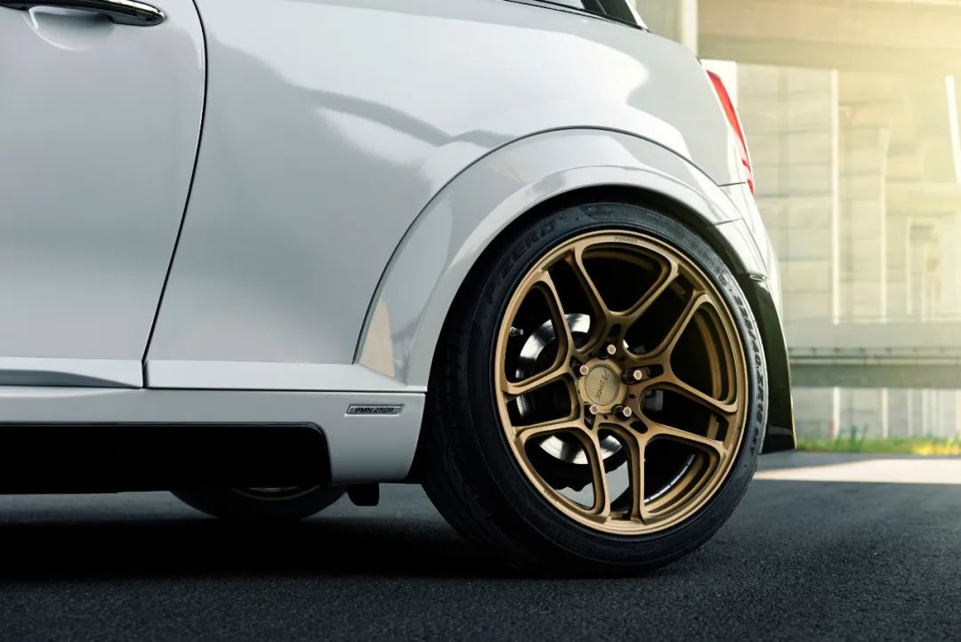 mini美女车主也疯狂全面升级aspec宽体大尾翼套件动力达290匹