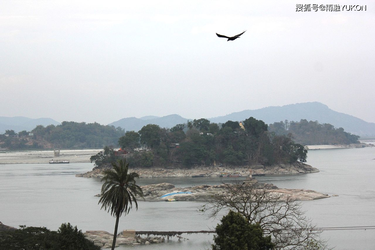 全球有人住的最小河岛 面积仅0 02平方千米 却被全国人当作神岛 游客