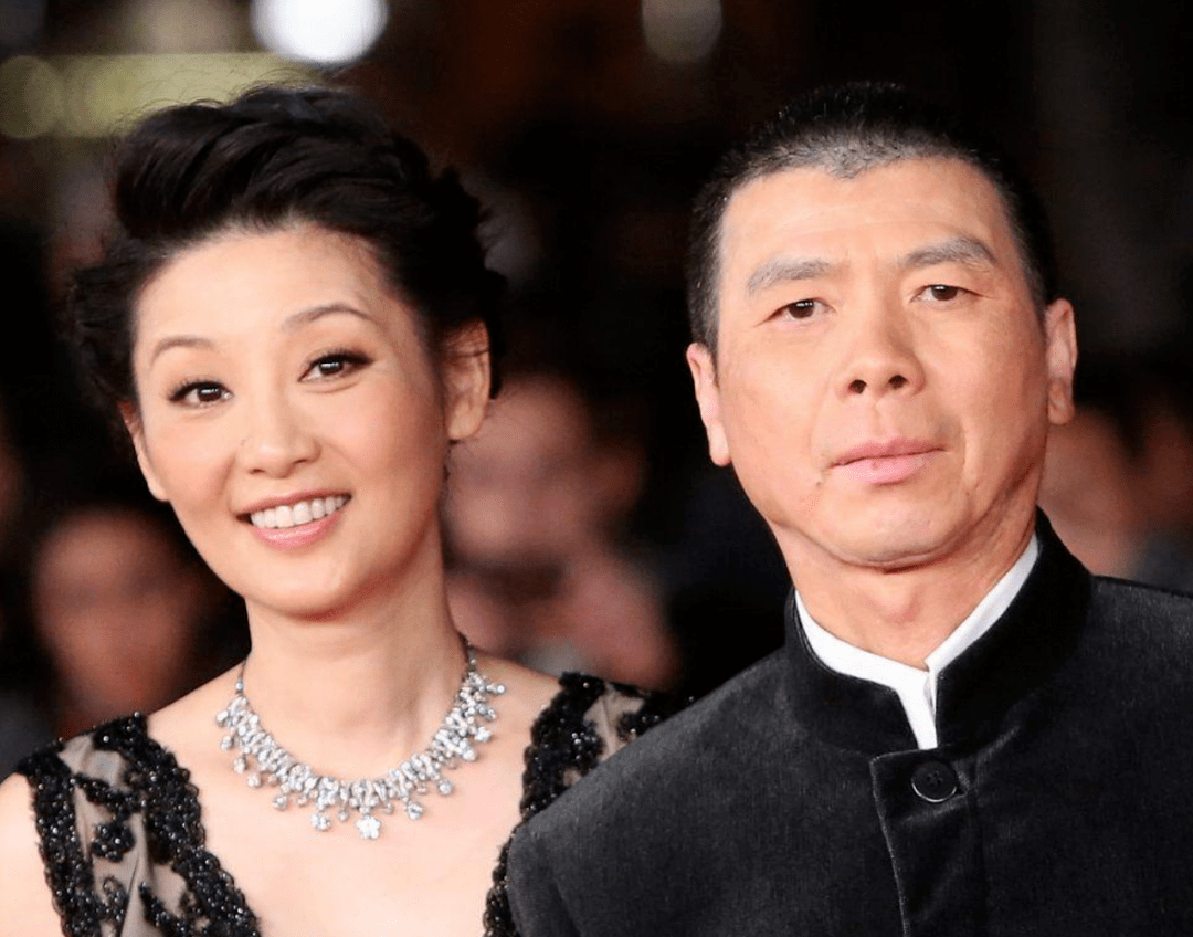 名导背后的女人:徐帆为冯小刚22年不生育,陈婷为张艺谋生3娃