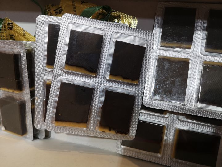 梅花鹿鹿角胶此鹿角胶为梅花产品,是参娃狗蛋儿17年在双阳接触到厂家