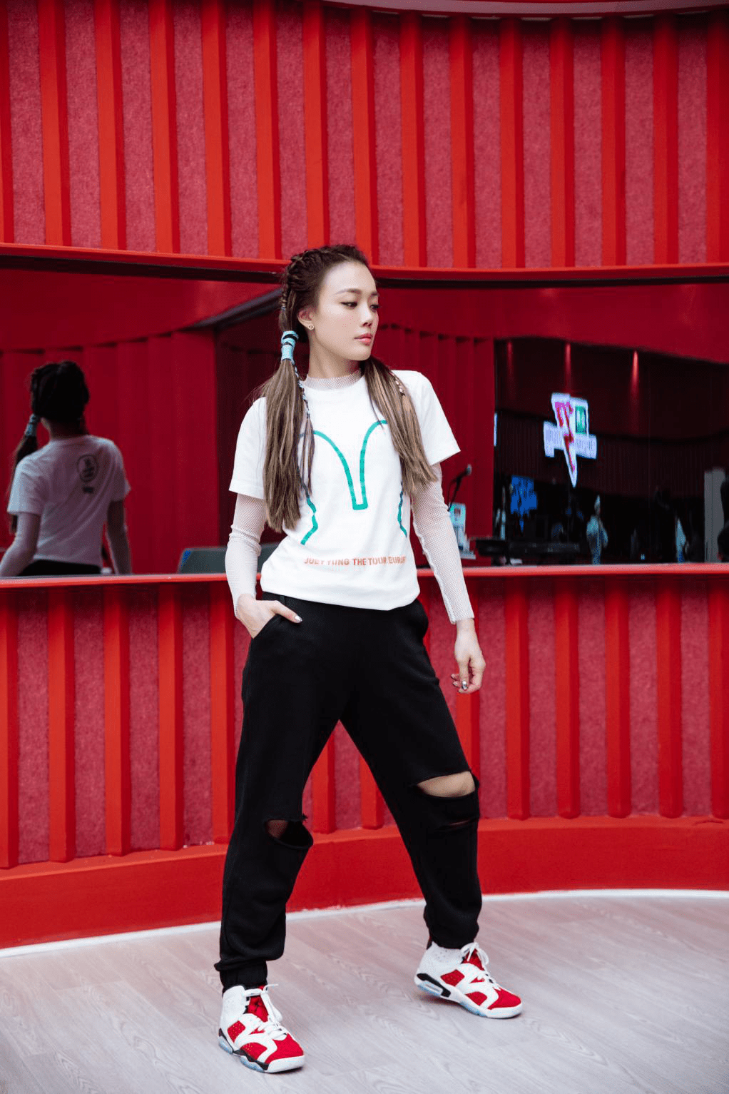 《姐姐2》容祖儿再当队长暴风成长,暖心细节实力圈粉