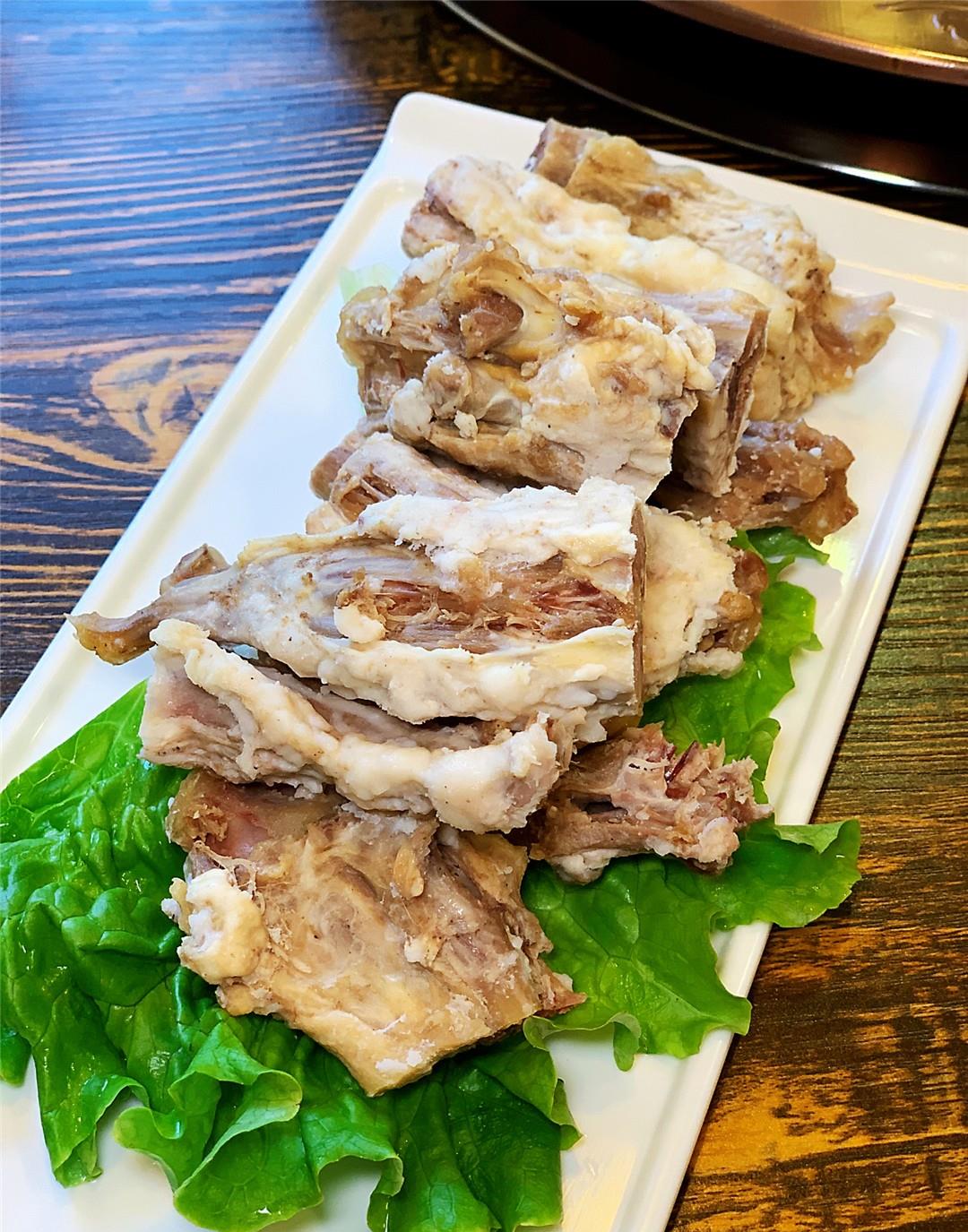 怎么把肉炖的脱骨 5568acbaf69243ff940350f53f6039ca.jpeg