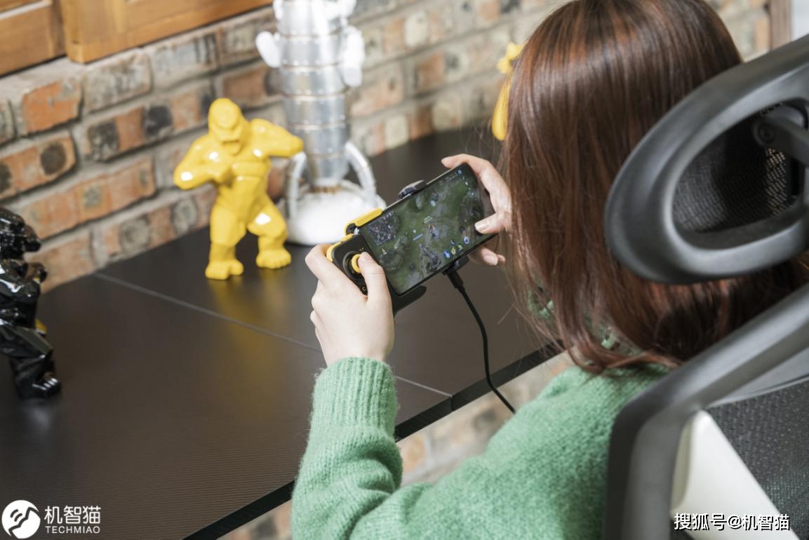 手机|iQOO Neo5抢先体验：它可能比＂游戏手机＂更适合玩游戏