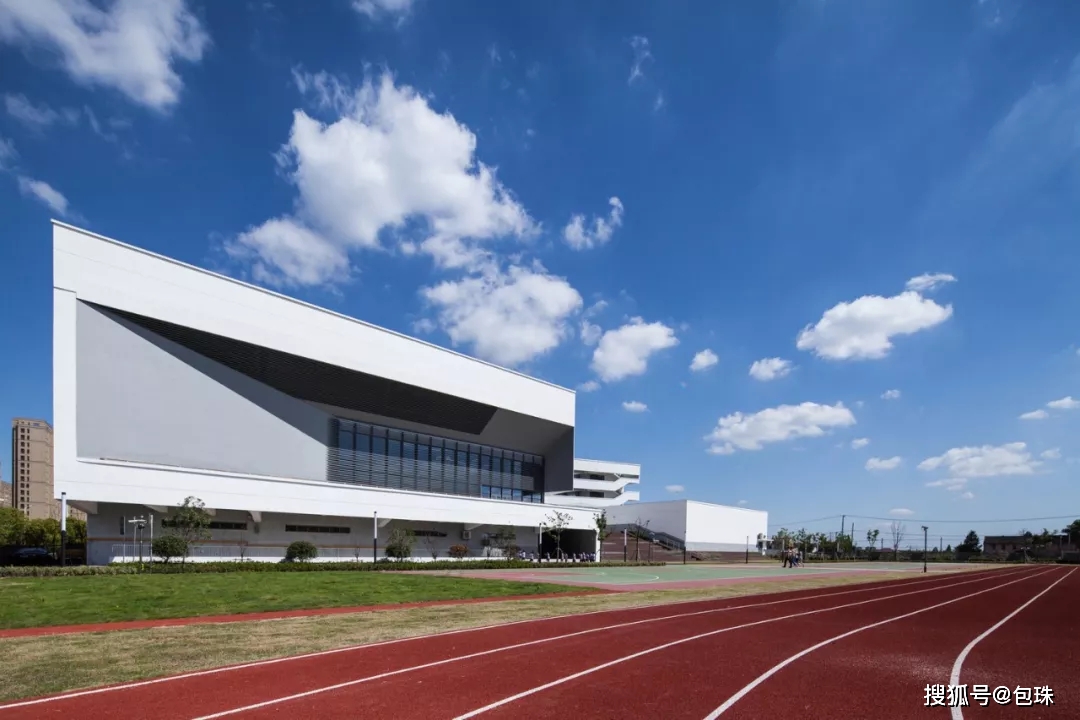 唐镇建平中学新校区9月1日开学迎新生!让我们欣赏一下校园全貌