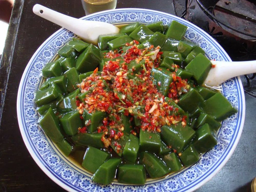 原创山上见到这种树别错过，叶子用来做豆腐是一绝，俗称“神仙豆腐”