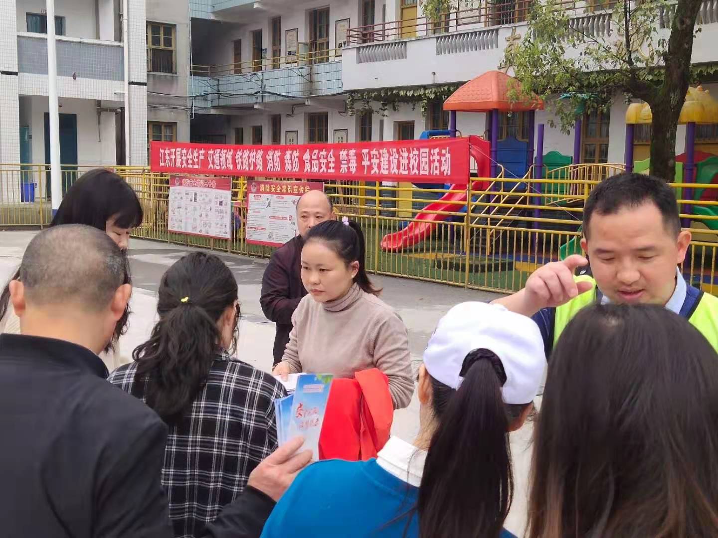 江东小学图片