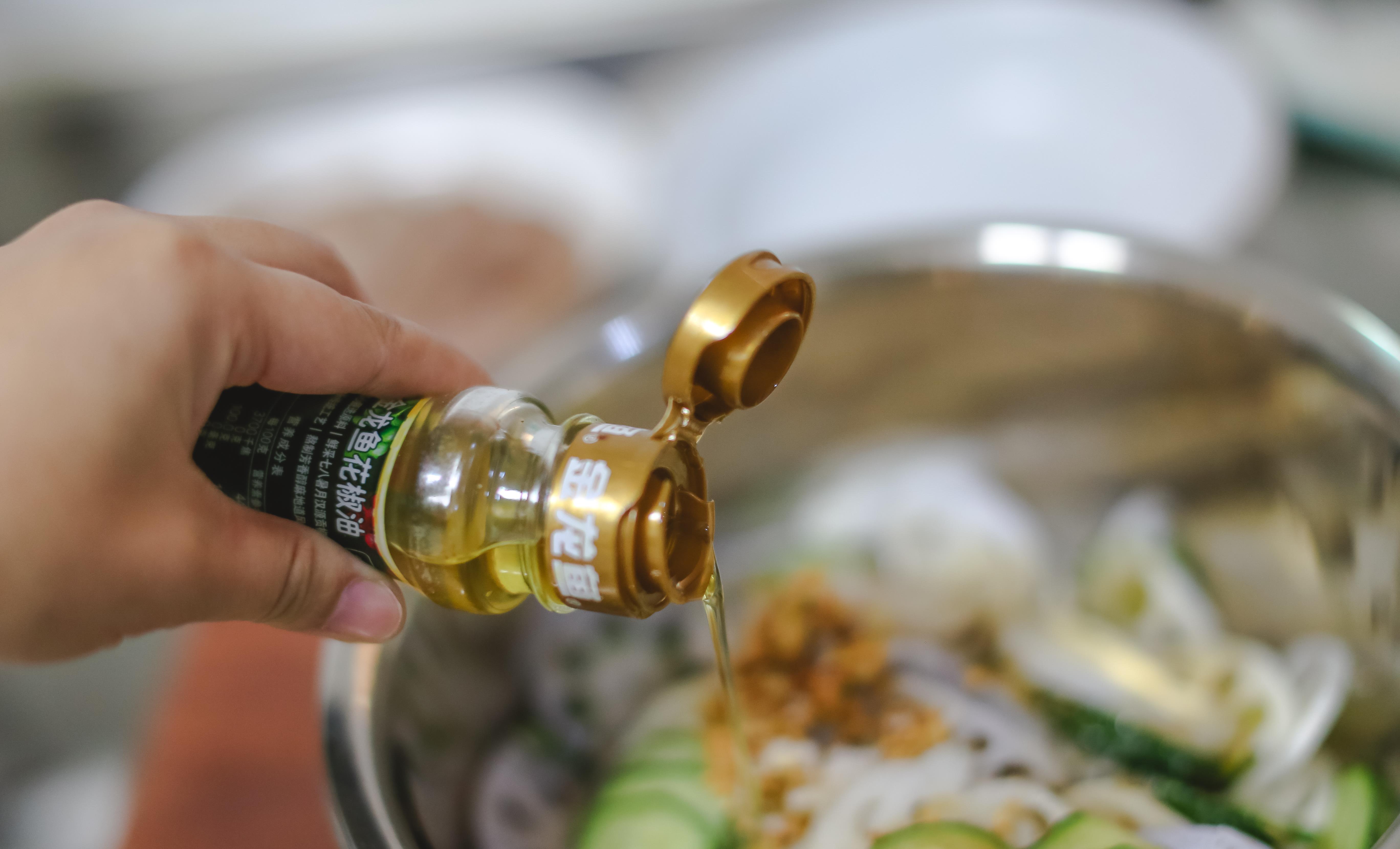 花椒油、辣椒油、猪油、明油的熬制方法，花钱学的教程，免费给你  花椒粉怎么做成花椒油