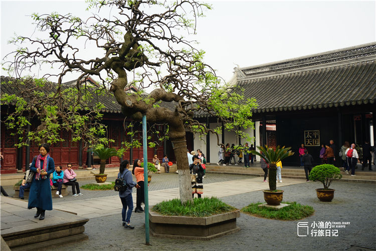 一座清代王府，藏在苏州园林，是北京四合院建筑，还有西式教堂
