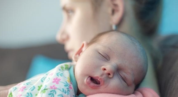 几个月的宝宝可以训练自主入睡 98b70127b7ae406d81f991311713323f.jpeg