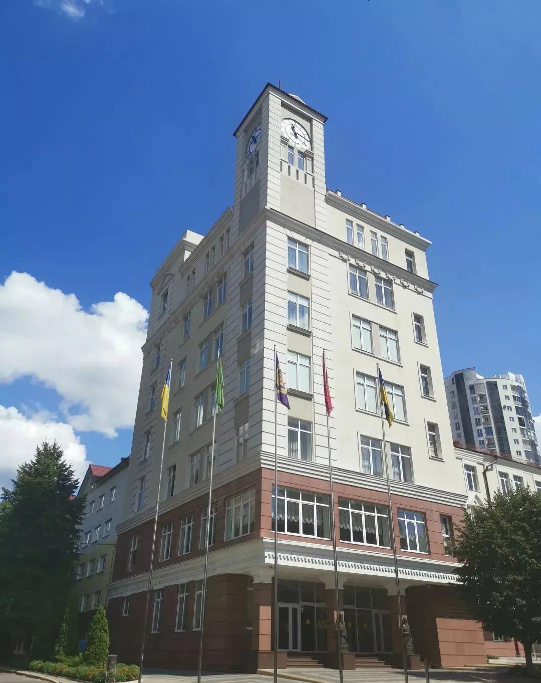 哈尔科夫国立经济大学始建于沙皇俄国时期的1888年,现官方建校时间
