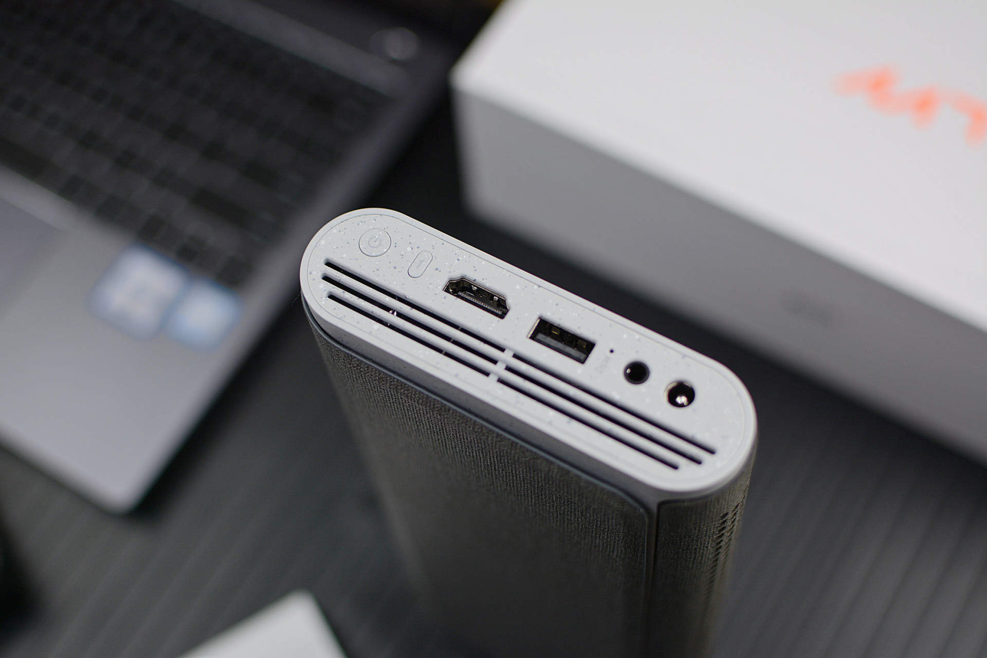 外观酷似钱包效果媲美智能电视坚果m7投影仪评测