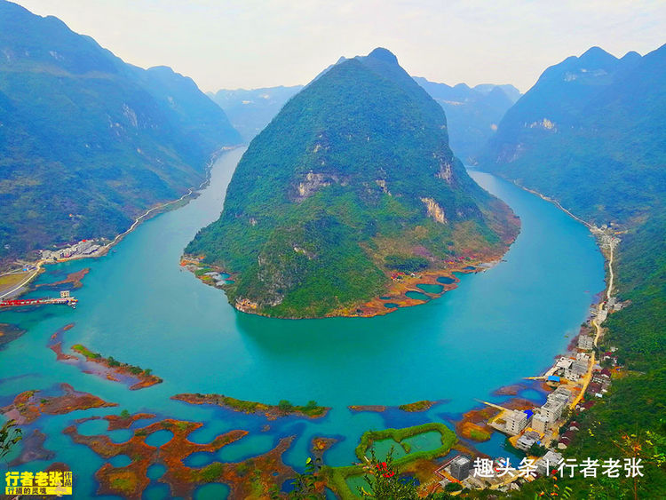 河水绿如翡翠，却叫“红水河”，广西第一湾堪比黄河乾坤湾