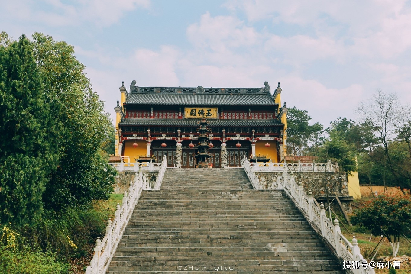 南京一座山被誉为三教圣地，集结儒佛道三大门派，相处却非常和谐