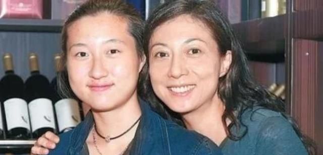 采访李连杰的女儿 a0a9ec7c934a4bd9b82f7d9b7d6a3845.jpeg