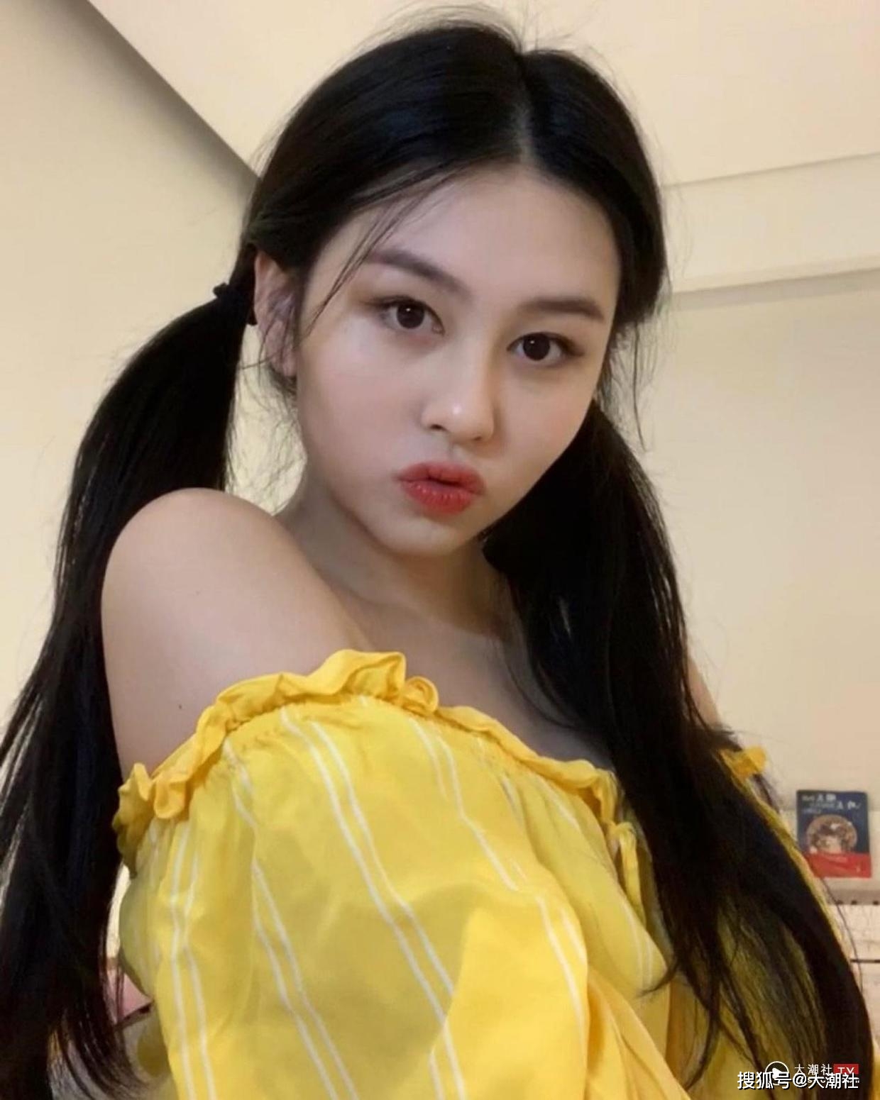 9第8名:韩菲(星爸星妈:王中平,余皓然)满18岁的韩菲常常都被称为文青