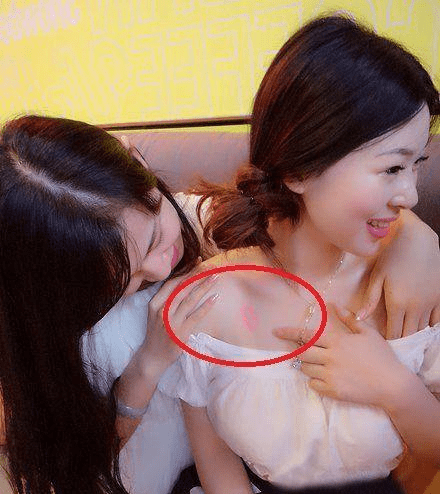 原创
每日一笑:穿衣服时都说黑色显瘦,我怎么看着不对劲啊