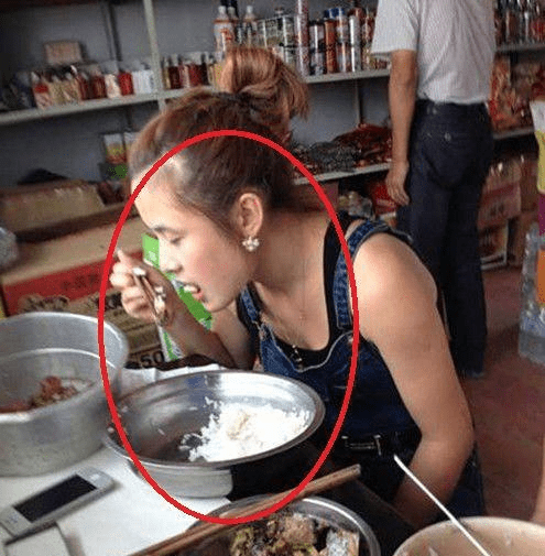 原创
每日一笑:人家吃饭用碗你却用盆,这要嫁出去谁养得起啊
