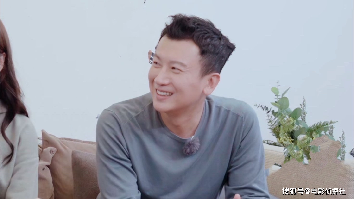 原创侯佩岑朋友来家中做客恋爱经历被提起黄柏俊的反应成焦点