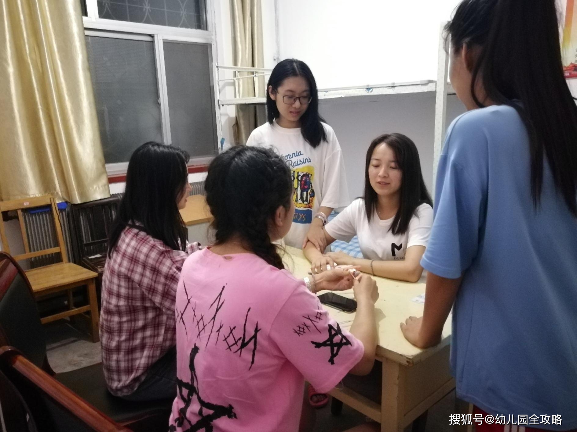 宿舍女生恋爱短剧，青春的甜蜜与微妙，青春微甜，宿舍女生的恋爱故事