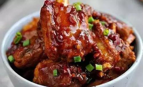 排骨可以和鸡腿一起烧吗 77833e748e5f4662944083c7960b2fc7.jpeg