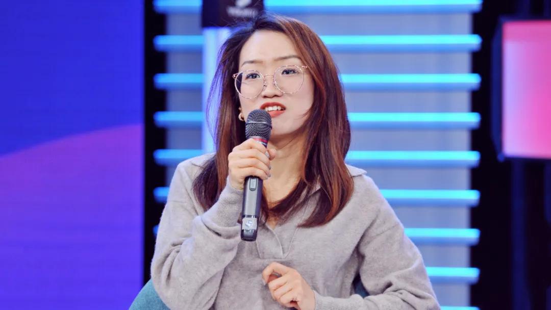 最后一个是前面金蕾也提到了的营销方面的商业化的服务,我们会联合