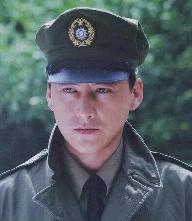 李冰冰任泉同届，最为埋没的上戏帅哥，50岁“千面小生”发福了