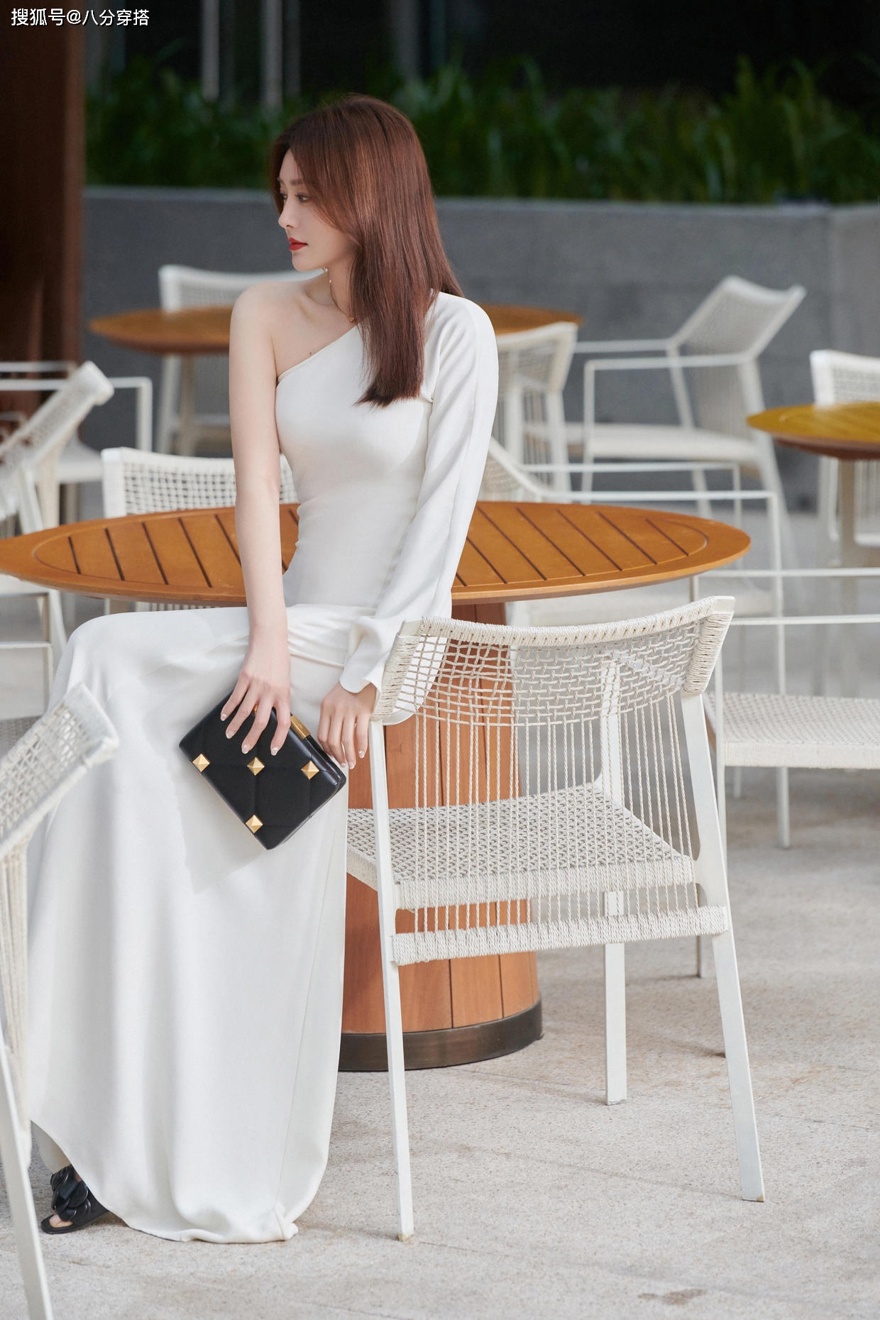 原创秦岚真是朵人间富贵花奶白色半露肩长裙温柔优雅浪漫精致