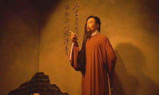 但是文天祥这个南宋的状元宰相却坚持抗战,在全国形势都不利的情况下