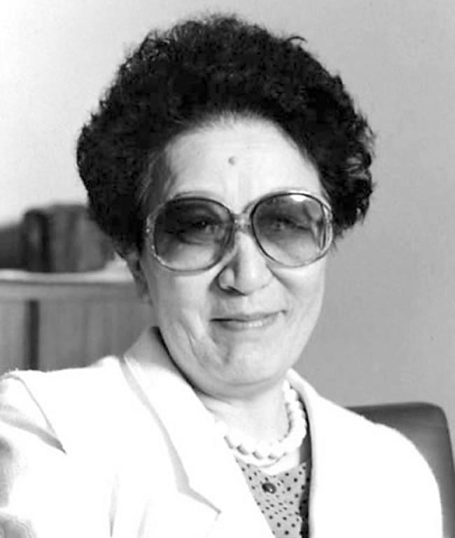 出狱之后,金默玉把自己的余生全部奉献到了中国的教育事业上,她先后