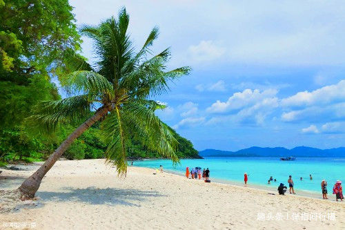 泰国最美的小岛，海岛风光原始秀美，离普吉岛不远却很少人知道