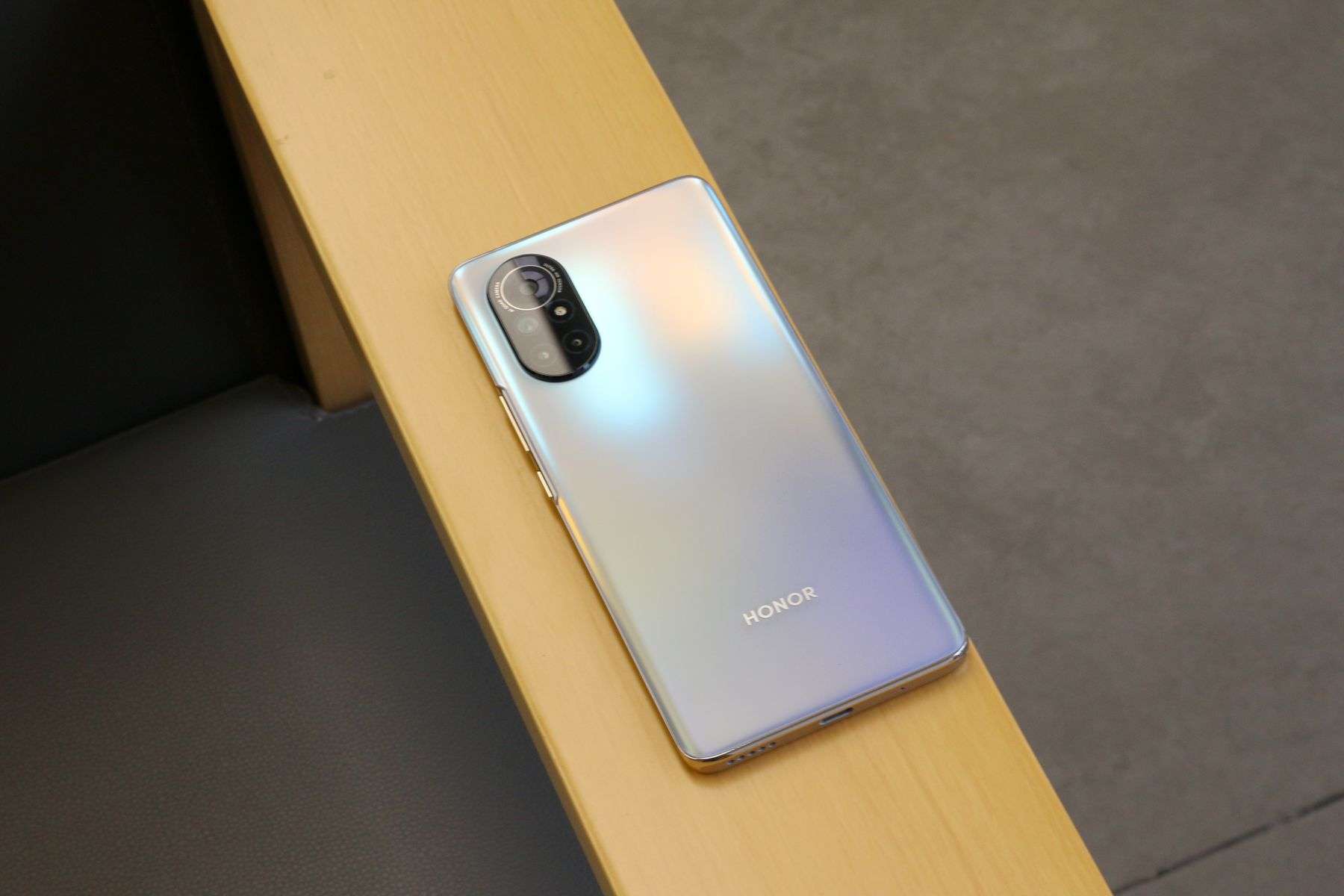 2021荣耀第二款新机,v40轻奢亮点有哪些?实测告诉你真相