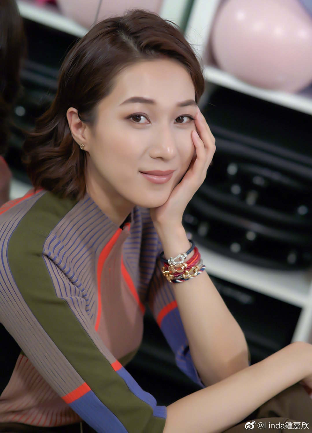 tvb前花旦钟嘉欣拍片分享入行经历,用牛形容自己,一度精神分裂