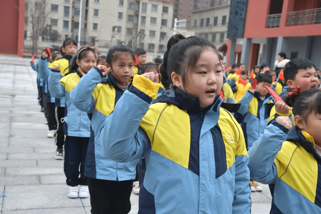 春回永昌童心向党郑东新区永昌小学行动中