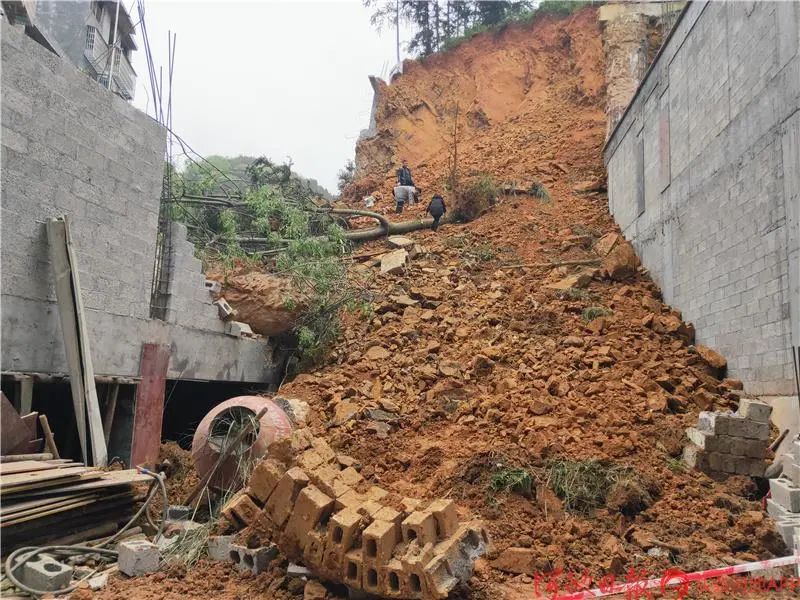 盐池河磷矿崩塌图片