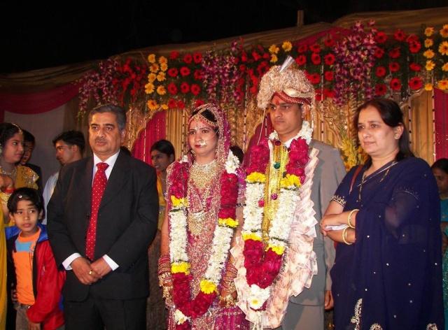 在印度旅游时，如若遇到这种结婚场面，不要围观最好赶紧躲开